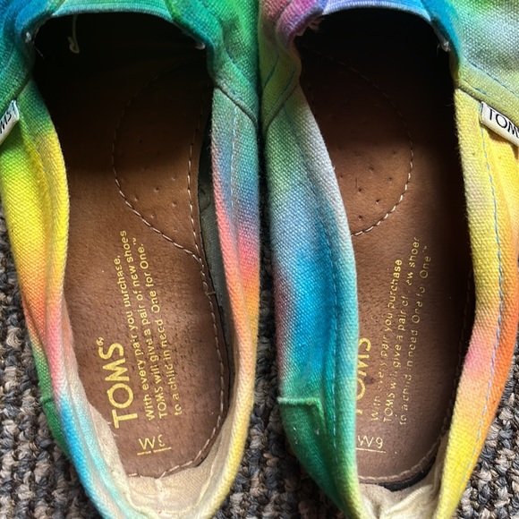 Tie Dye Toms - Picture 8 of 8